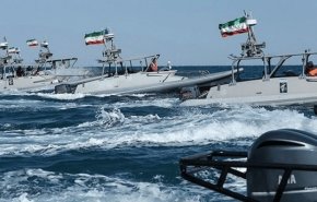 معاون نیروی دریایی سپاه: تحرکات را با دقت زیرنظر داریم