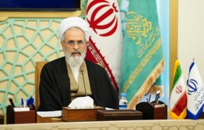 آية الله اعرافي: السيطرة الكاملة على مضيق هرمز أهم إنجاز