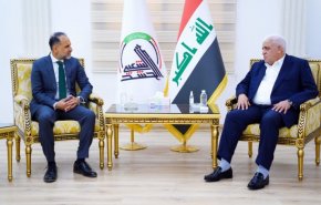 رئيس الحشد الشعبي يلتقي السفير البريطاني لدى العراق...هذا ما بحثاه