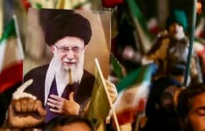 کلیپ شبکه عراقی برای استقبال از رهبر شهید انقلاب + فیلم