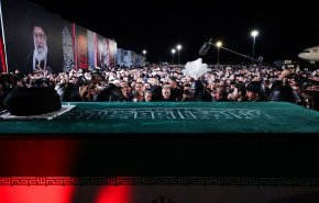 آیین رسمی استقبال از پیکر مطهر رهبر شهید انقلاب اسلامی در عراق با حضور پزشکیان برگزار شد