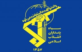 بعد احتراق سفينة في هرمز.. حرس الثورة الاسلامية يجدد تحذيره للسفن المخالفة