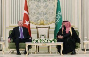 توقيع اتفاقية دفاع مشترك بين السعودية وباكستان وتركيا