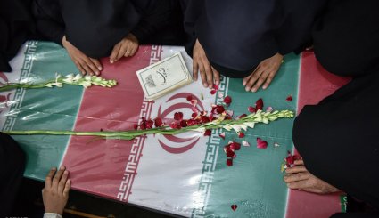 استقبال از پیکر ۲۳ شهید در شیراز
