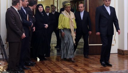 دیدار رئیس مجلس آفریقای جنوبی با روحانی. تصاویر