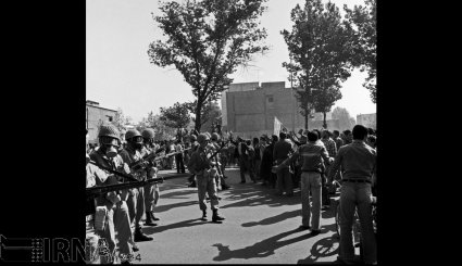 16 شهریور 1357 - راهپیمایی گسترده مردم تهران علیه رژیم پهلوی + تصاویر

