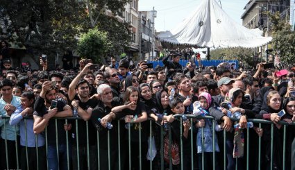 مراسم خیمه سوزان روز عاشورا در تهران