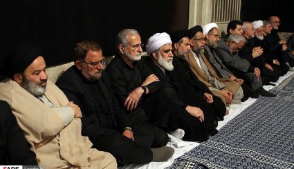 تصاویر مراسم شام غریبان با حضور رهبر معظم انقلاب اسلامی