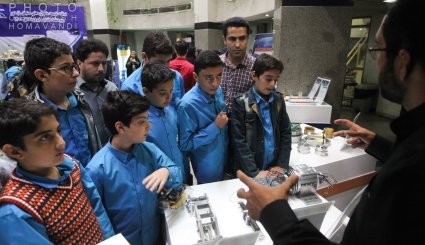 نمایشگاه دستاوردهای فناورانه پژوهشگاه فضایی ایران