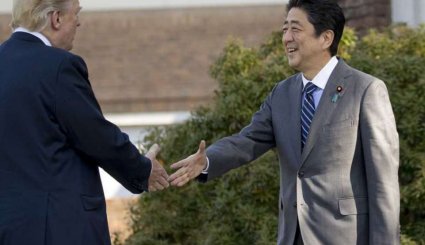 ترامپ و نخست‌وزیر ژاپن در باشگاه گلف