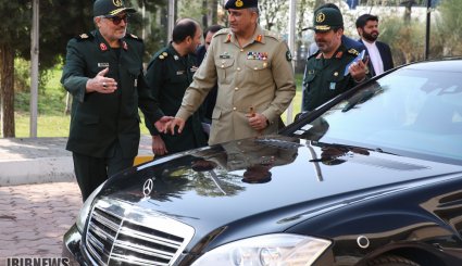دیدار فرمانده ارتش پاکستان با فرمانده سپاه پاسداران
