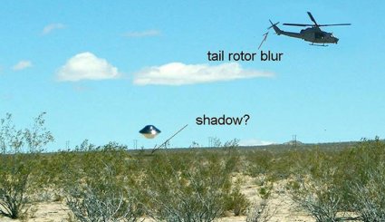 شاهد.. ظهور طبق طائر في صحراء كاليفورنيا