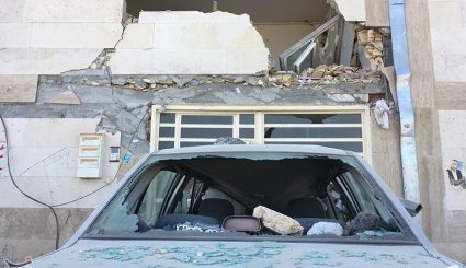 آخر الصور: ارتفاع عدد ضحايا زلزال ايران الى 341 