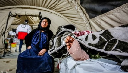 توزیع کمک های مردمی و خدمات درمانی در مناطق زلزله زده + تصاویر
