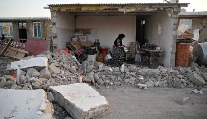 امداد رسانی به مردم زلزله زده روستاهای کرمانشاه + تصاویر
