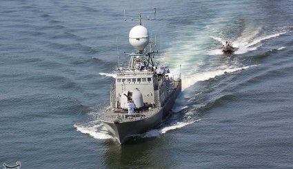 تصاویر/ تحویل دهی ناو موشک انداز سپر به نیرو دریایی ارتش توسط وزارت دفاع
