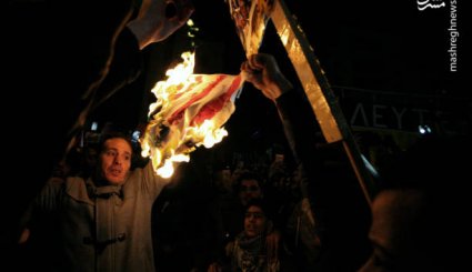 آتش زدن پرچم آمریکا در یونان
