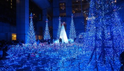 طوكيو تستعد لاحتفالات رأس السنة