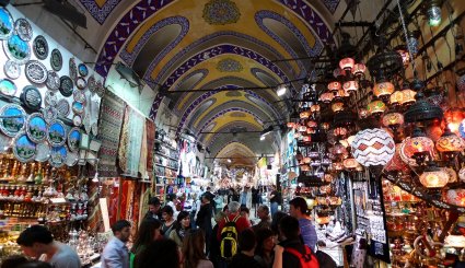 السوق المغطى أقدم وأكبر أسواق إسطنبول