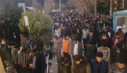 اقامه نماز جماعت در دانشگاه‌ تهران
