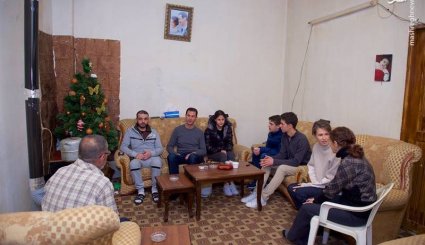  دیدار بشار اسد و خانواده‌اش با مجروحین حمص