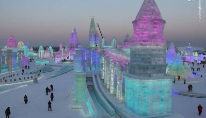  جشنواره بناهای یخی هاربین‎