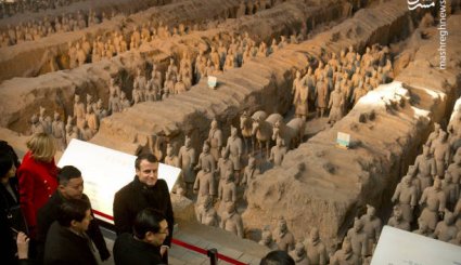 تصاویر/ حاشیه‌های سفر ماکرون به چین