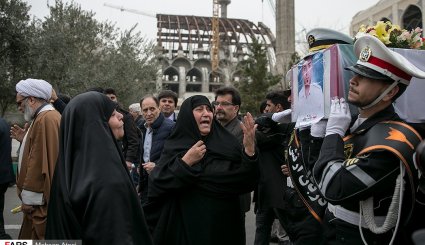 بالصور.. تشييع جثامين 3 من شهداء ناقلة النفط الإيرانية سانتشي