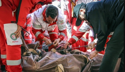 إخلاء جثث ضحايا ركاب الطائرة التركية المنكوبة في ايران