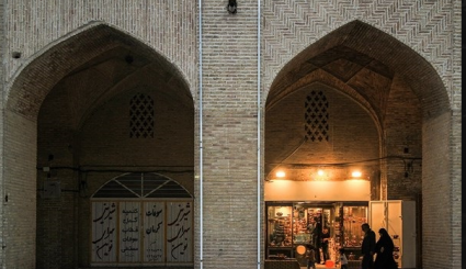 سوق كنجعلي خان التاريخي في كرمان جنوب ايران 