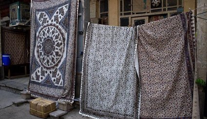 مراحل النقش علي الأقمشة – من الهدايا التي تتفنّن بها إيران في نقش الأقمشة بطريقة الطبع بلقوالب المتنوعة الألوان