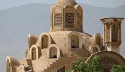 الفن المعماري الايراني في بناء العبارة الهوائية