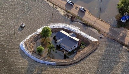 منازل الجزر الصغيرة خلال فيضانات المسيسيبي