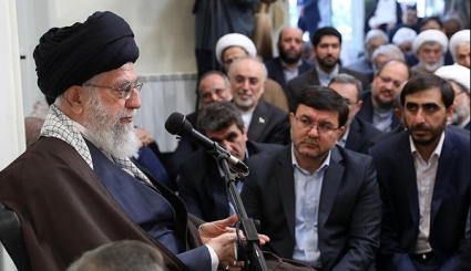 قائد الثورة يستقبل كبار المسؤولين في ايران