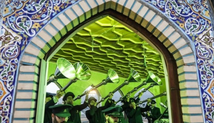 احتفال ذكرى المبعث النبوي الشريف في مرقد السيد أحمد بن الامام موسى الكاظم (ع) في شيراز جنوب ايران