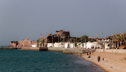 الشاطىء الاحمر في الخليج الفارسي 