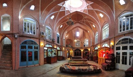 سوق التاريخي في مدينة تبريز الايرانية