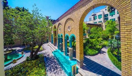 متحف مقدم في مدينة طهران الايرانية