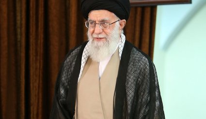  لقاء قائد الثورة الإسلامية مع وزيرالخارجية و سفراء  الجمهورية الإسلامية الإيرانية في دول العالم