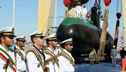 الحاق غواصتين جديدتين من طراز غدير الى المنطقة الاولى للقوة البحرية لحرس الثورة الإسلامية 
