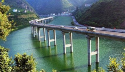 أجمل جسر فى الصين على طول مجرى نهر