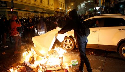 صور.. حرب شوارع بين الشرطة ومتظاهرين فى تشيلى
