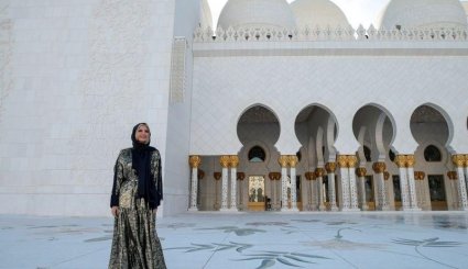  بازدید ایوانکا ترامپ از مسجد شیخ زاید ابوظبی با پوشش اسلامی! + تصاویر
