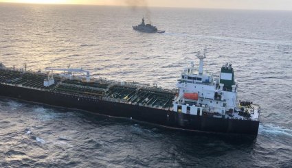 تصاویری از اسکورت نفتکش ایرانی در آب های ونزوئلا