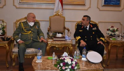 بالصور.. رئيس أركان الجيش الجزائري يزور مصر

