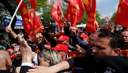 الشرطة التركية تعتقل العشرات في مظاهرات عيد العمال
