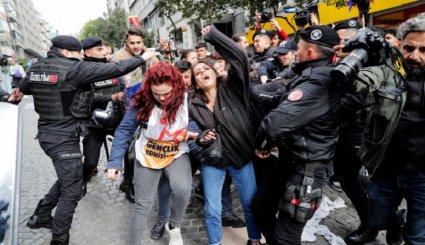 الشرطة التركية تعتقل العشرات في مظاهرات عيد العمال

