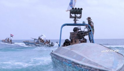 القوات البحرية اليمنية تنظم عرضا عسكريا في يوم القدس