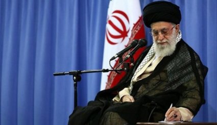 قائد الثورة الاسلامية : الوحدة والروحانيّة هما الركيزتان الأساسيّتان لخطاب الحجّ