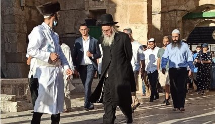 شاهد..رقصات استفزازية لمستوطنين في شوارع القدس